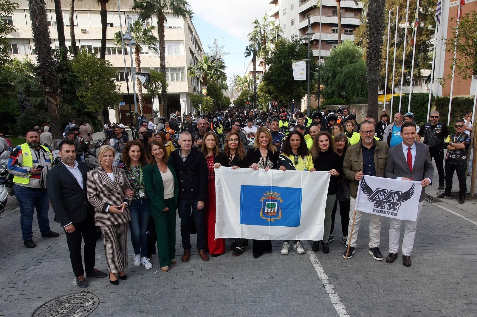 Imágenes de la concentración motera en memoria de Hugo Millán por las calles de Huelva