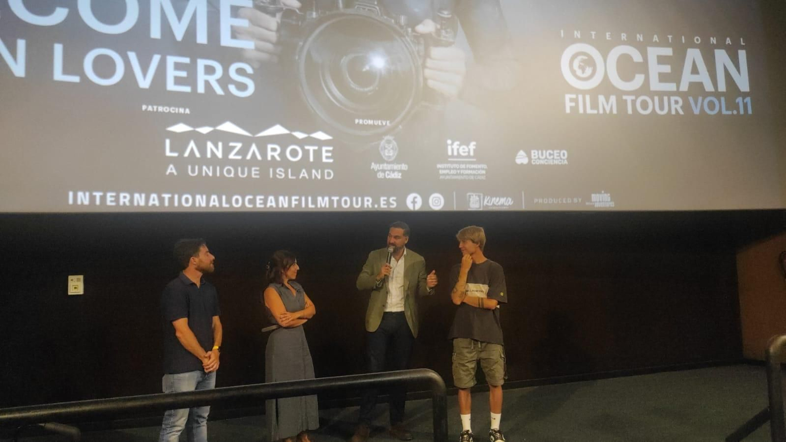 Una imagen de la sesión del festival, en la que estuvo el concejal Carlos Lucero.