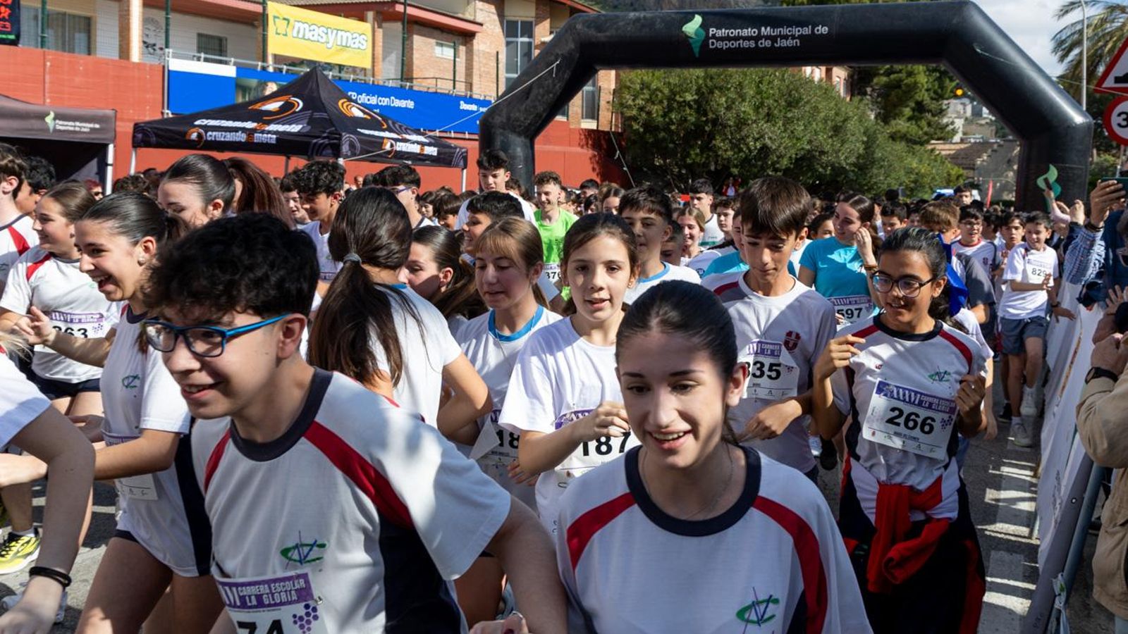 La carrera escolar de “La Gloria” que aúna inclusión y solidaridad, en imágenes