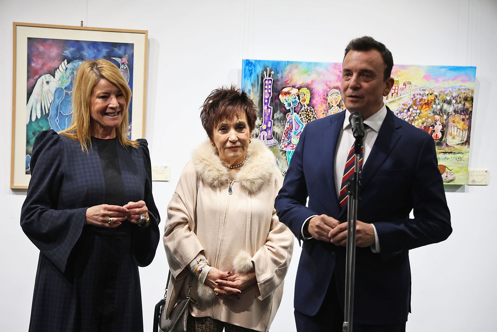 Fotografías de la inauguración de la exposición ‘Amigos’ de Antonia María Peralto