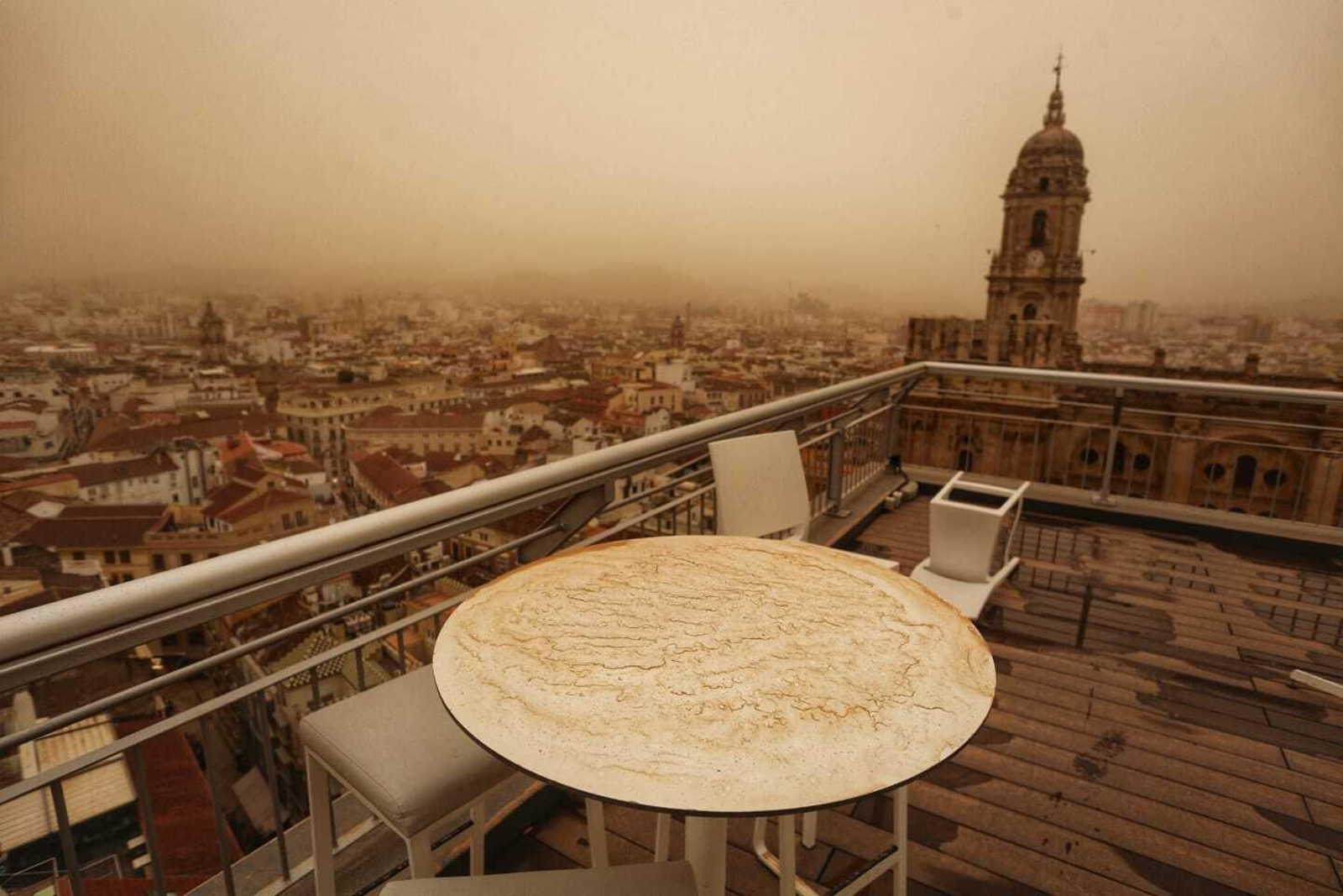 Las fotos de la calima en Málaga: vuelve la nube de polvo africano