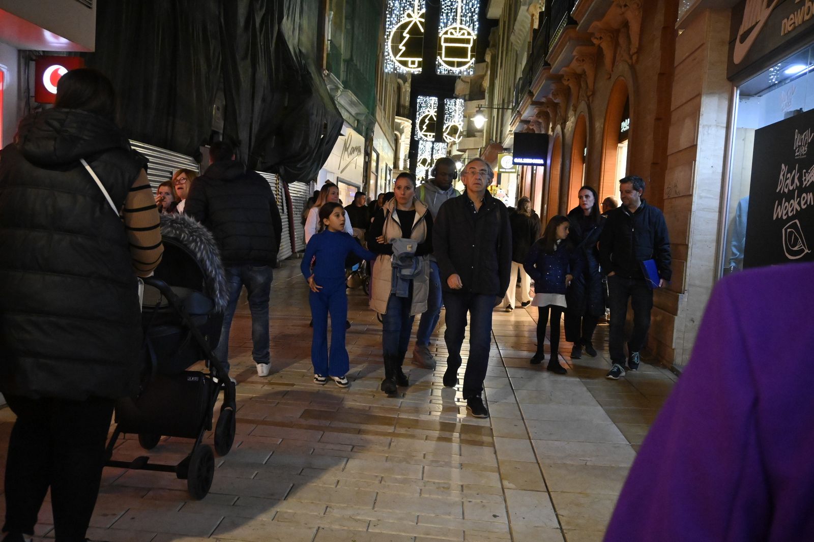 Imágenes del alumbrado navideño en las calles de Huelva