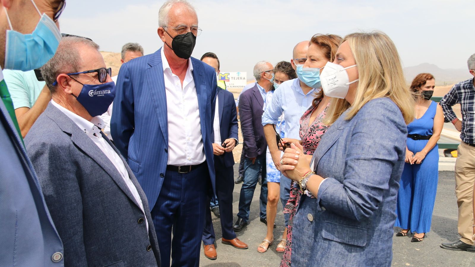 Los responsables de la Cámara de Comercio y Asempal han conocido de primera mano la planificación de las obras.