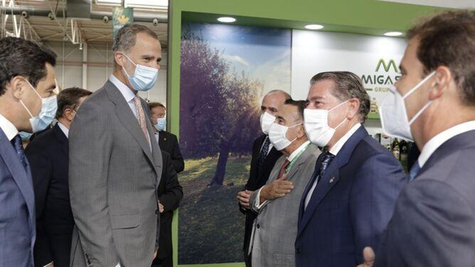 Miguel Gallego en la visita que el rey Felipe realizó a la sede de Migasa.