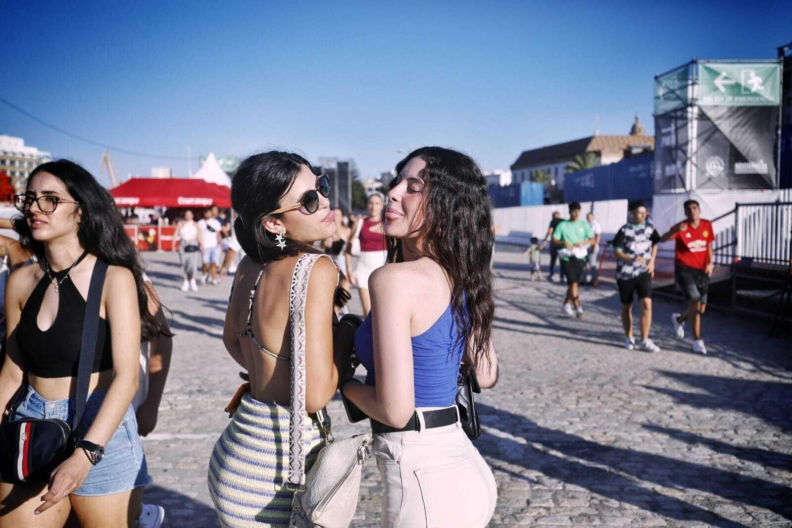 Búscate en el concierto de Myke Towers en el muelle de Cádiz