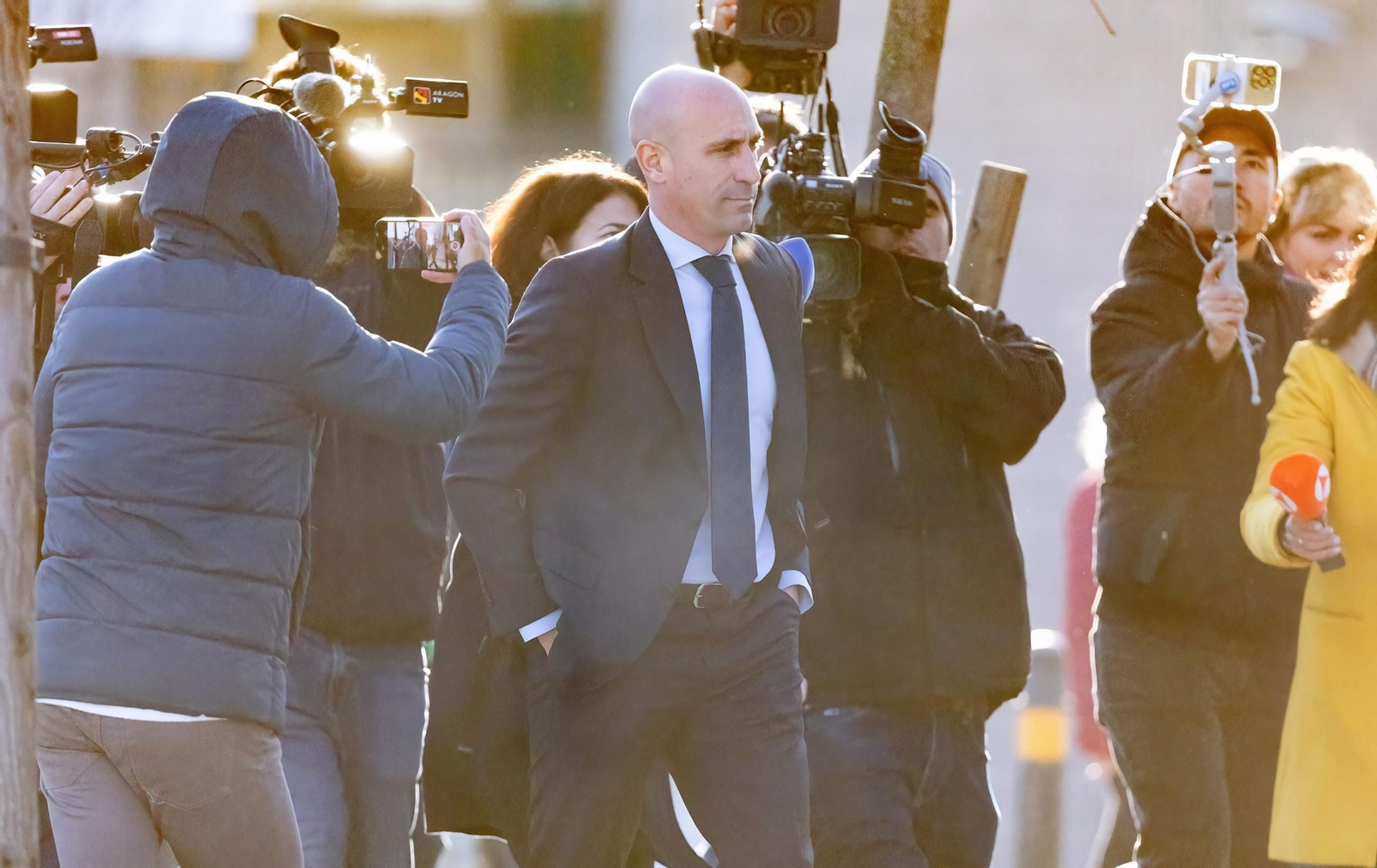 Las fotos del día de la declaración de Rubiales en el juicio