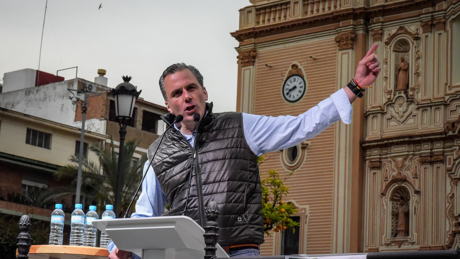 Javier Ortega Smith en la plaza de la Merced.
