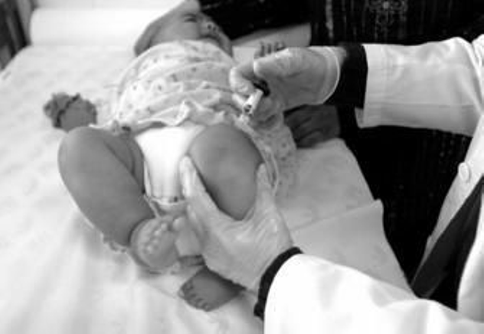 La primera dosis de la triple vírica suele ponerse a los 15 meses.