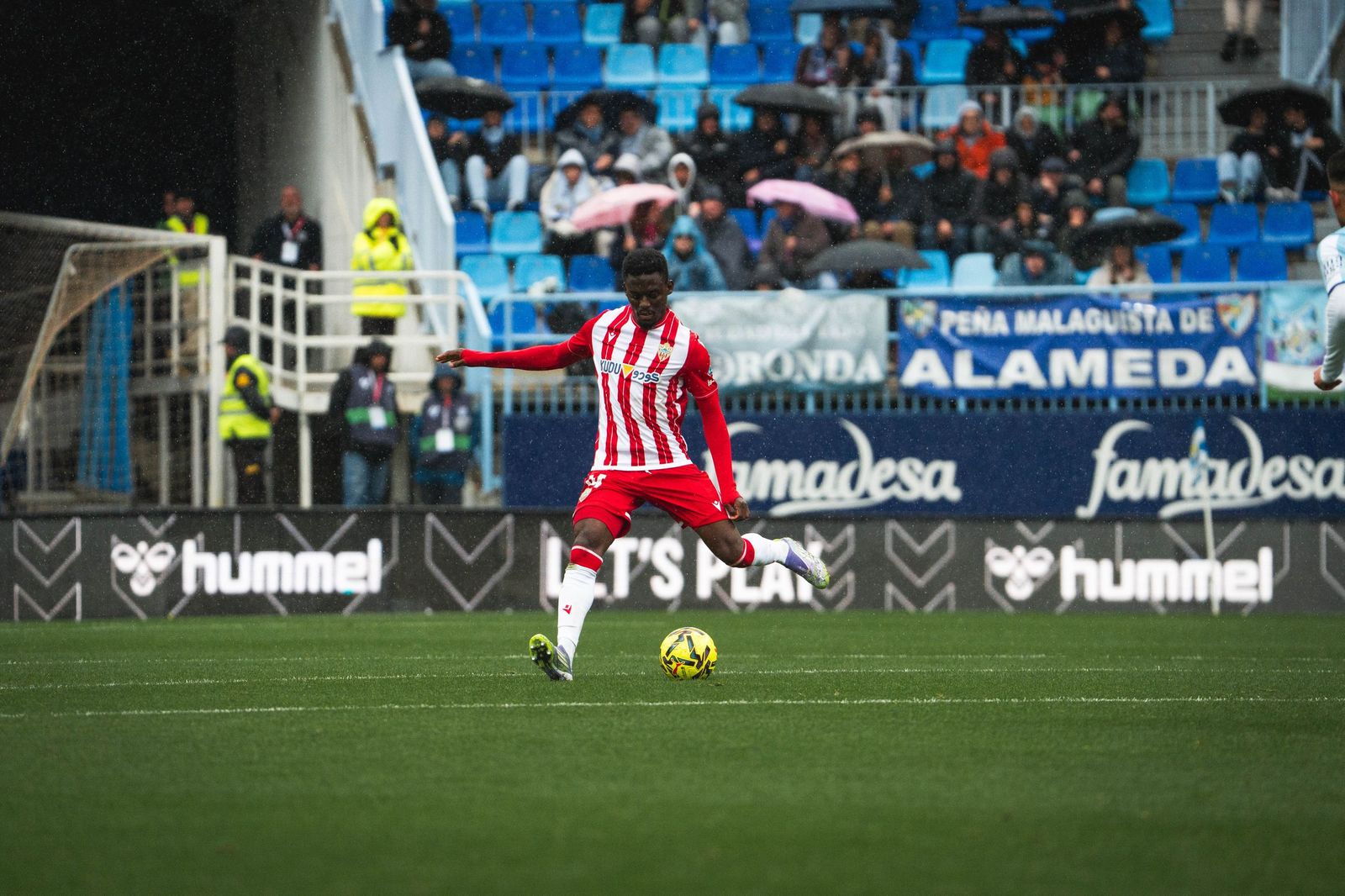 Baba vio en Cádiz su cuarta cartulina del curso al igual que Embarba