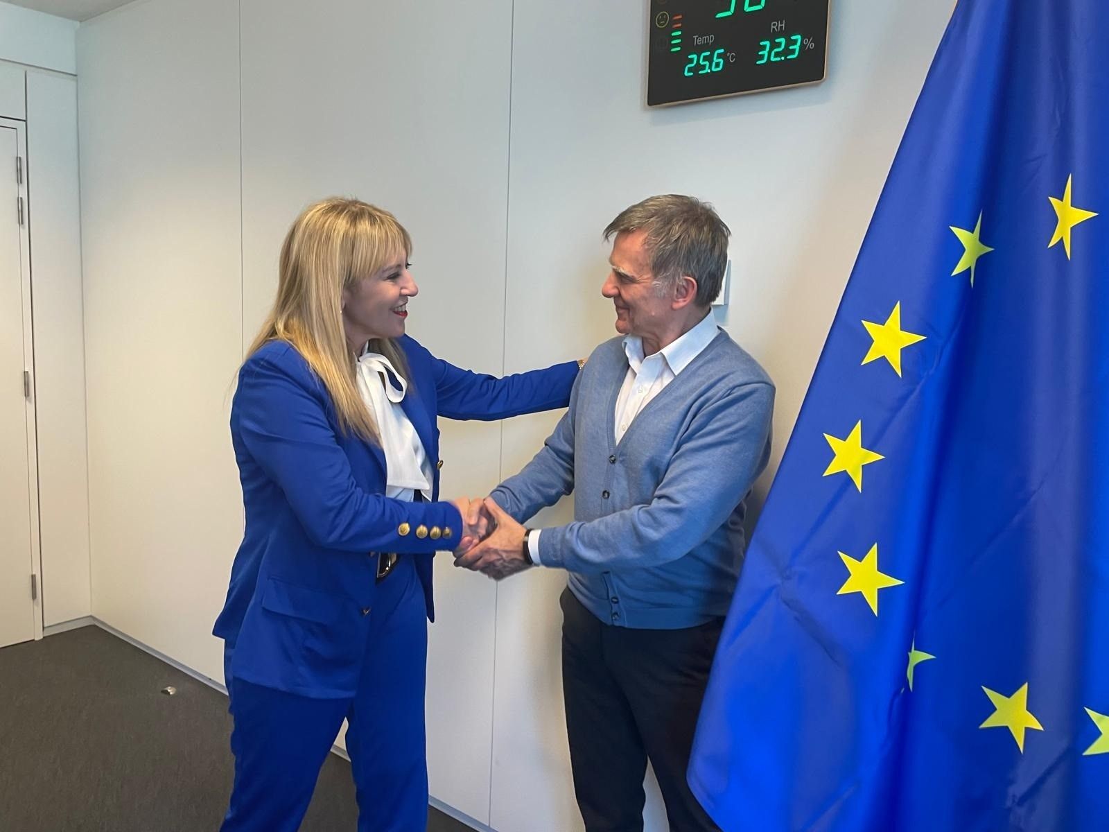 Carolina España, junto a Nicola De Michelis, en Bruselas