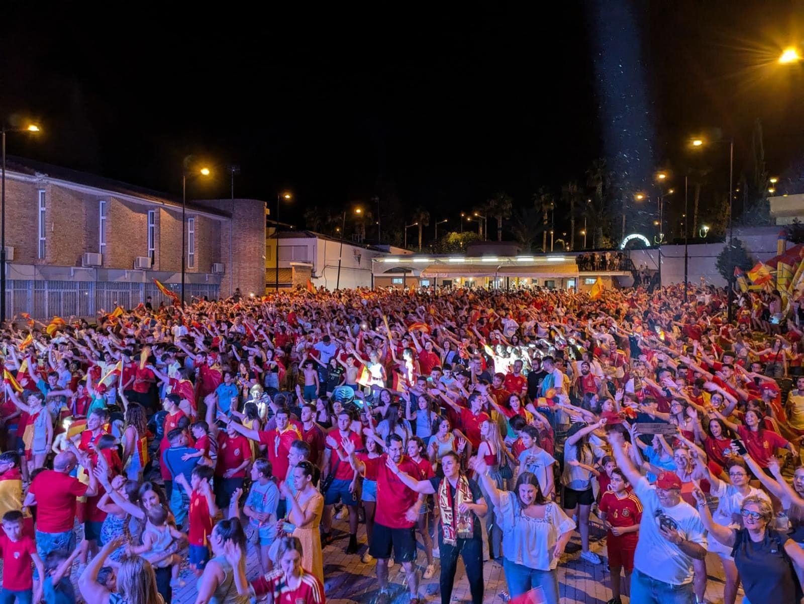 Los marteños disfrutaron del triunfo de España en el auditorio municipal.
