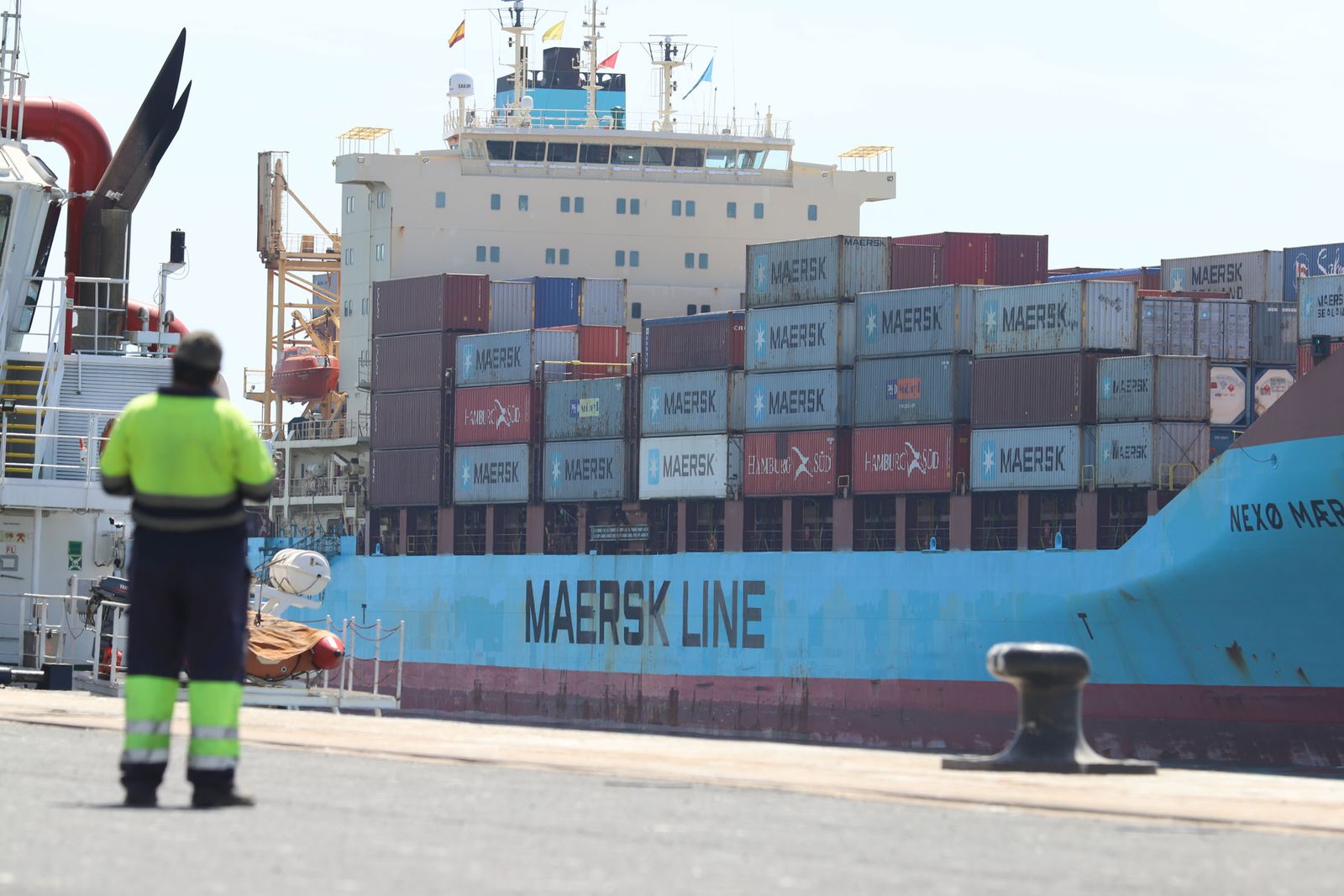 Imágenes de la llegada del buque Maersk al Puerto de Huelva, que abre las escalas con la línea entre Leixoes y Algeciras