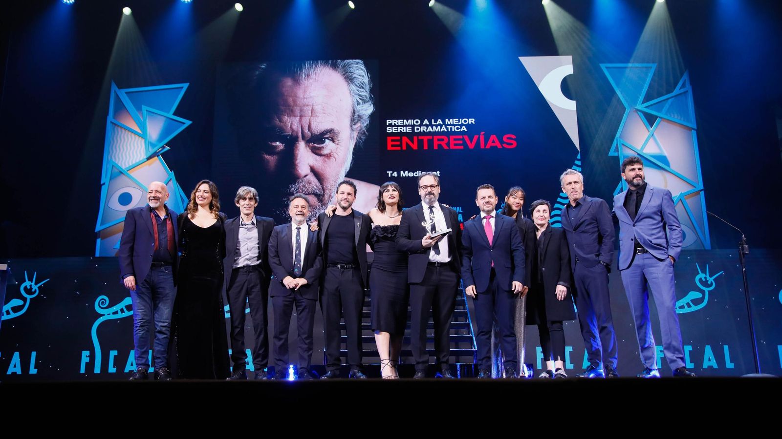 Equipo de ‘Entrevías’ que se llevó un premio a la mejor serie dramática.