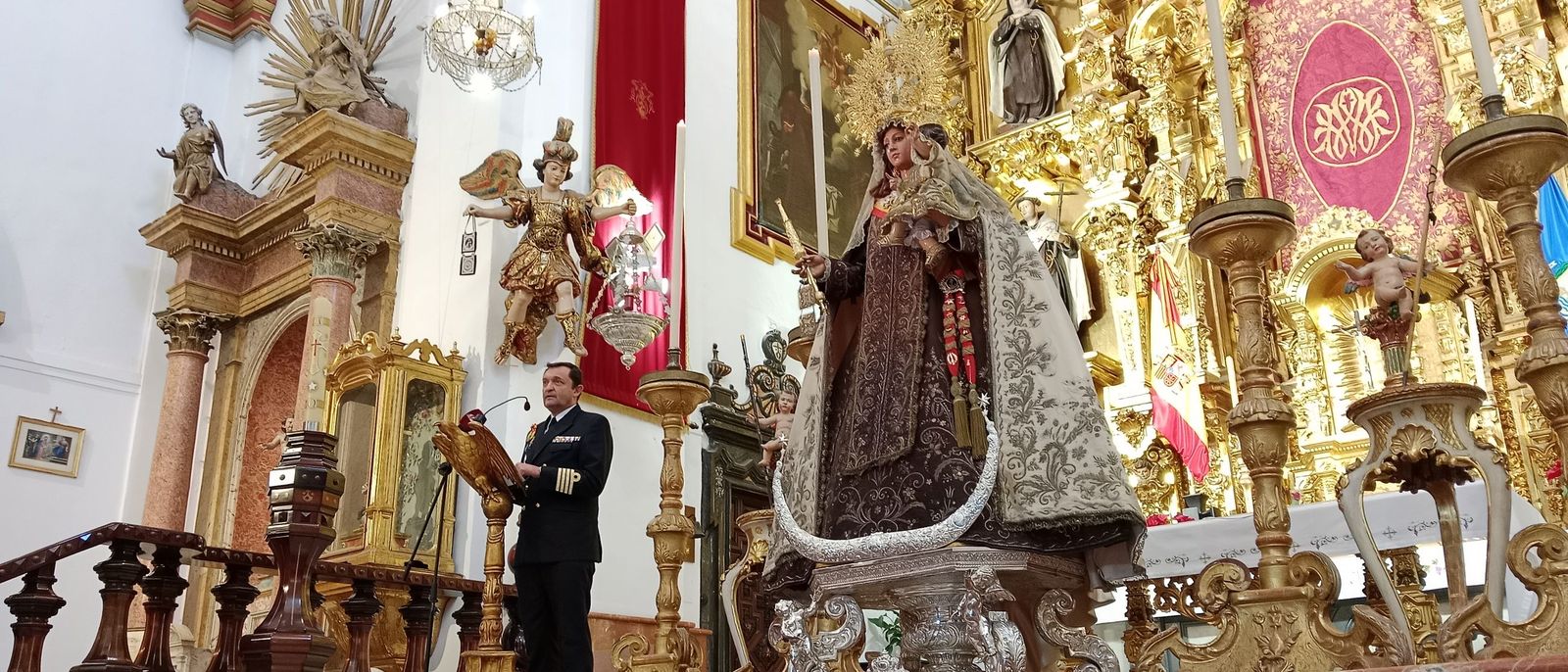 Así ha sido la despedida de los guardiamarinas de la Virgen del Carmen antes de embarcar en el 'Juan Sebastián de Elcano'