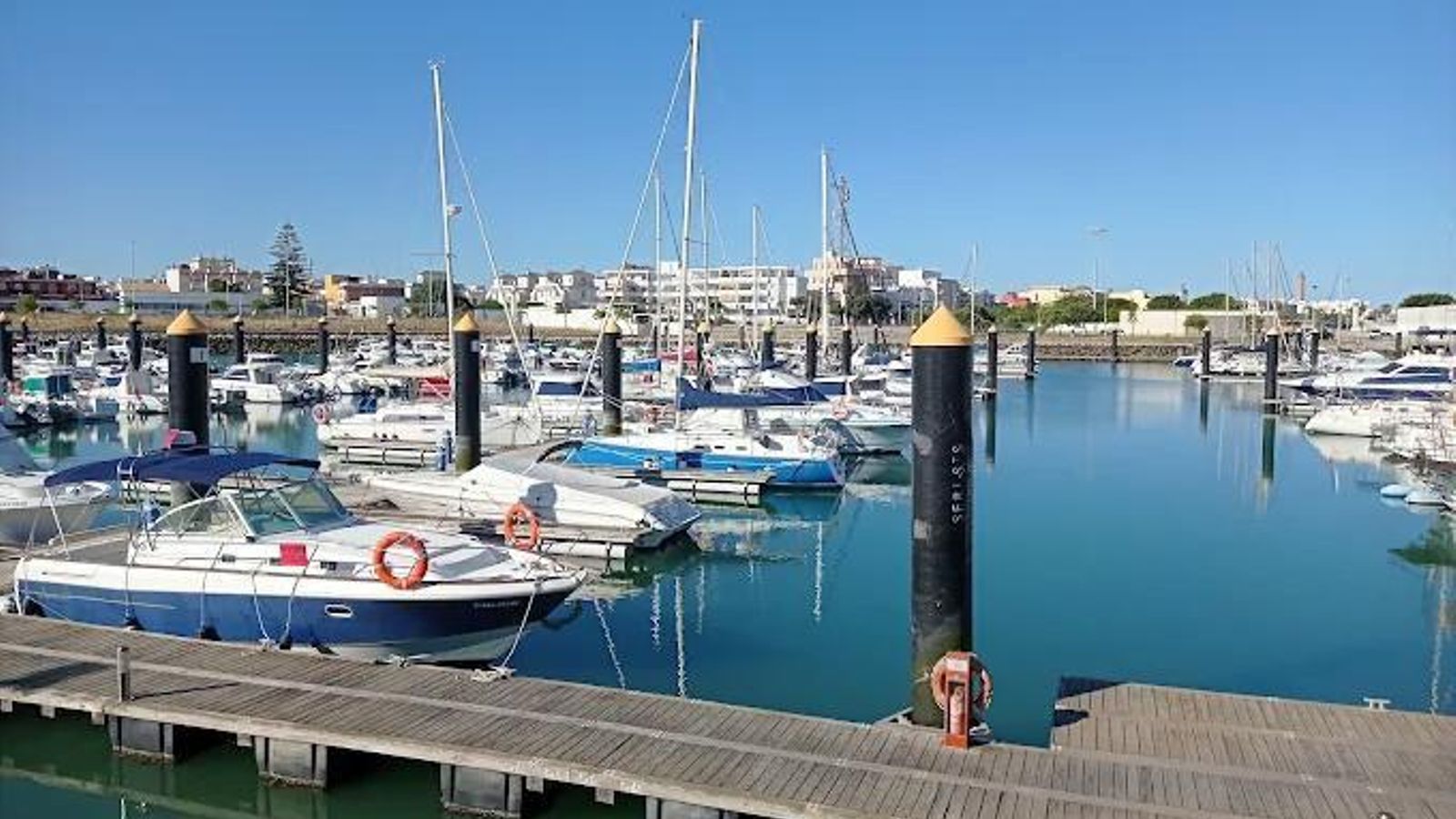 Muelle deportivo de Chipiona.