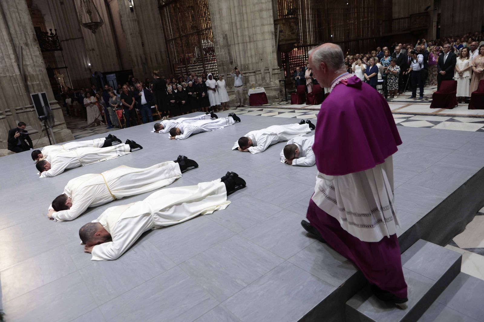 La ceremonia de ordenación conjunta de diáconos y sacerdotes en imágenes