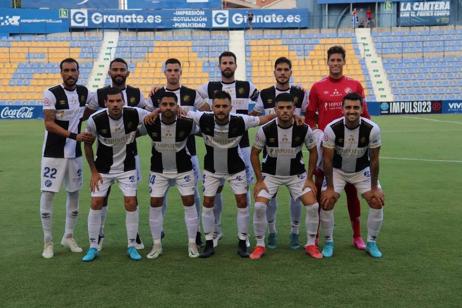 Formación inicial del Xerez DFC en La Condomina en la temporada 22/23.