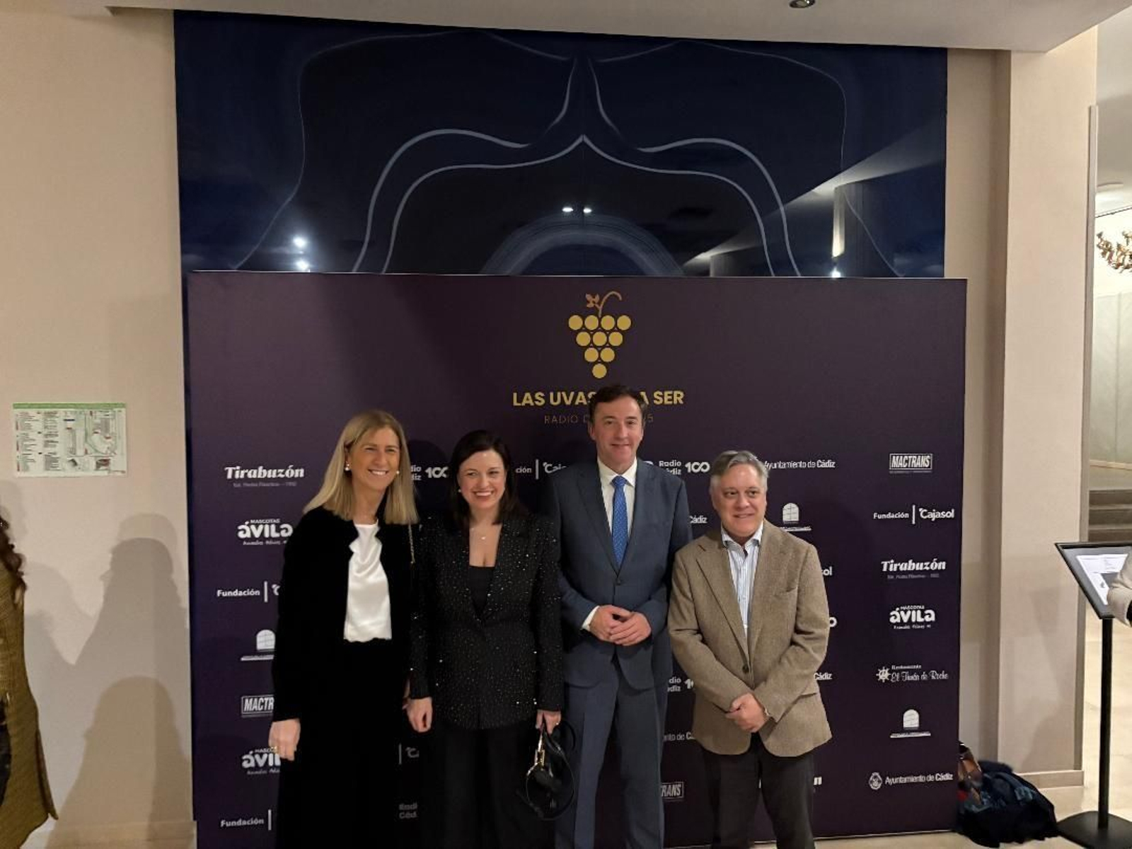 Sofía Honrubia, la alcaldesa de San Fernando, Patricia Cavada, Ricardo Domínguez y Oscar Torres.