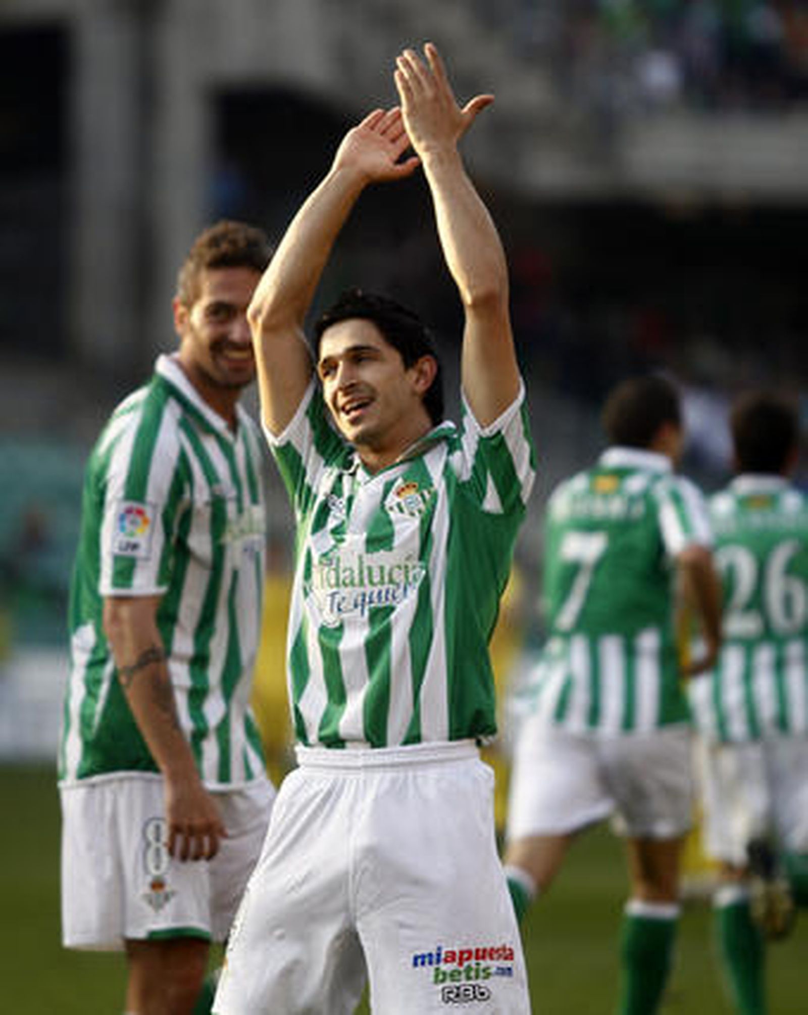 El Betis siguen mostrándose sólido en el Villamarín al ganar 3-0 al Alcorcón. / Antonio Pizarro