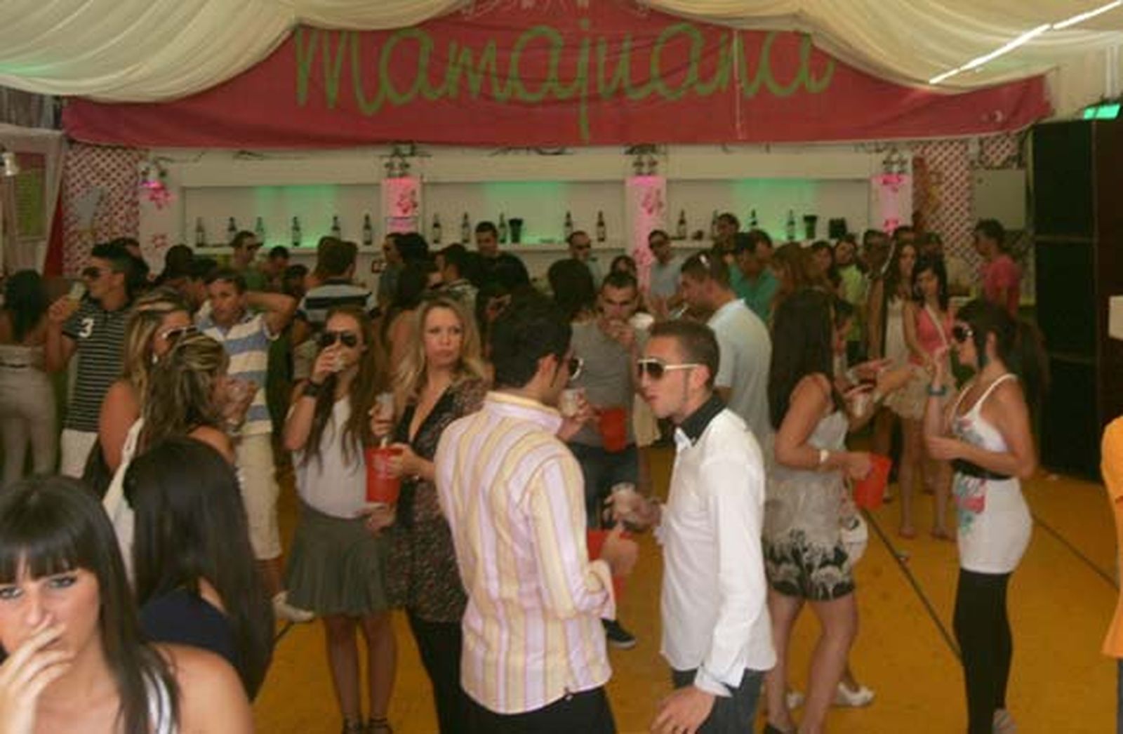 Los campogibraltareños acudieron el domingo a apurar las últimas horas de las fiestas mayores de la ciudad.

Foto: Jose Maria Quiñones