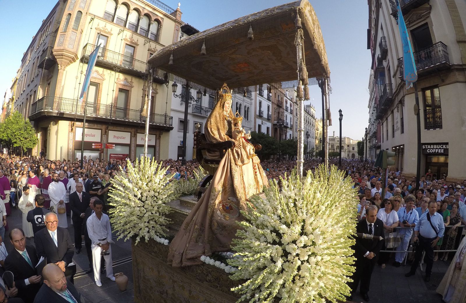 La Virgen de los Reyes en la procesión del año 2017.