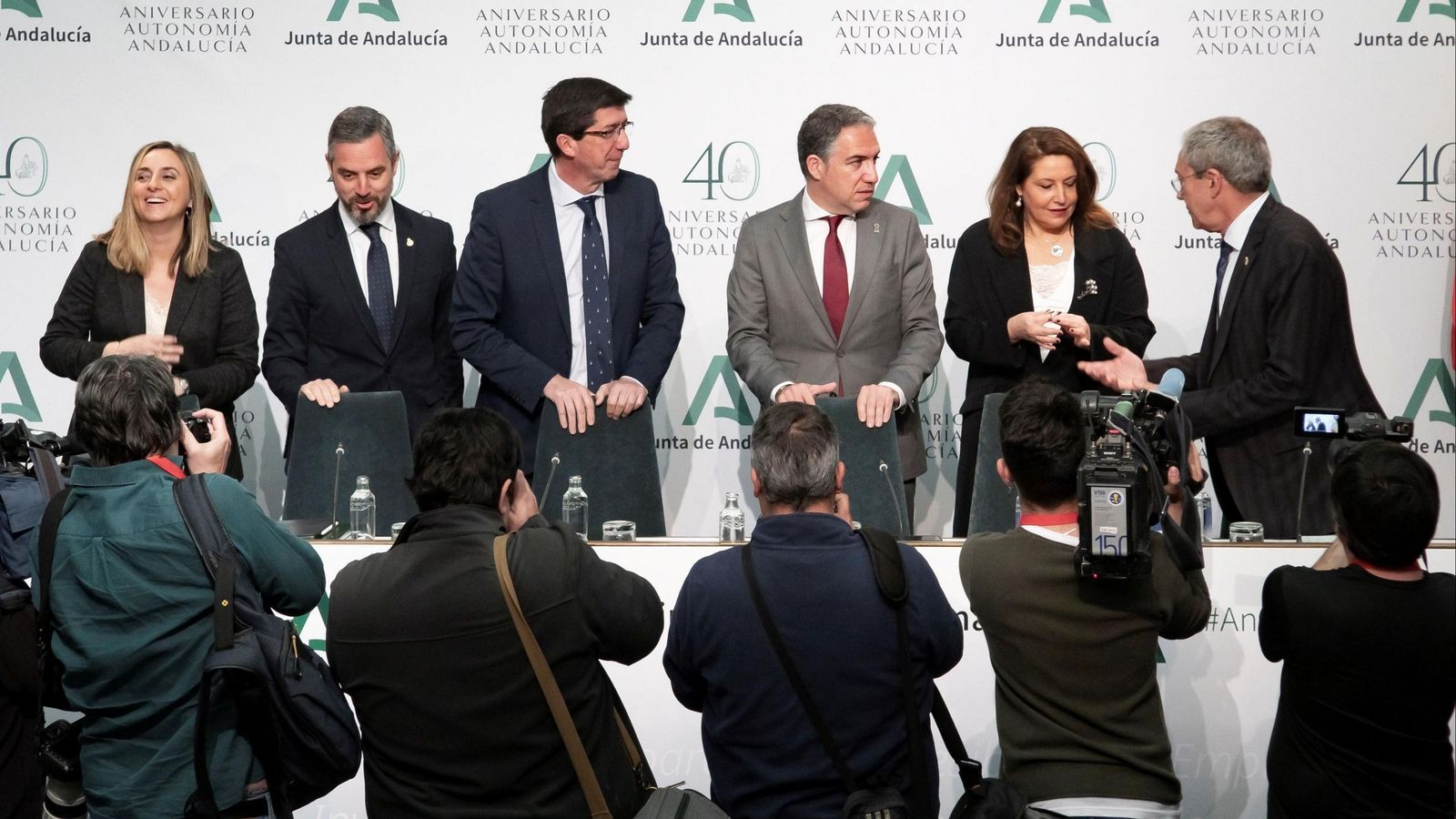Los consejeros del Gobierno de la Junta que presentaron en 2020 el decreto-ley de simplificación.