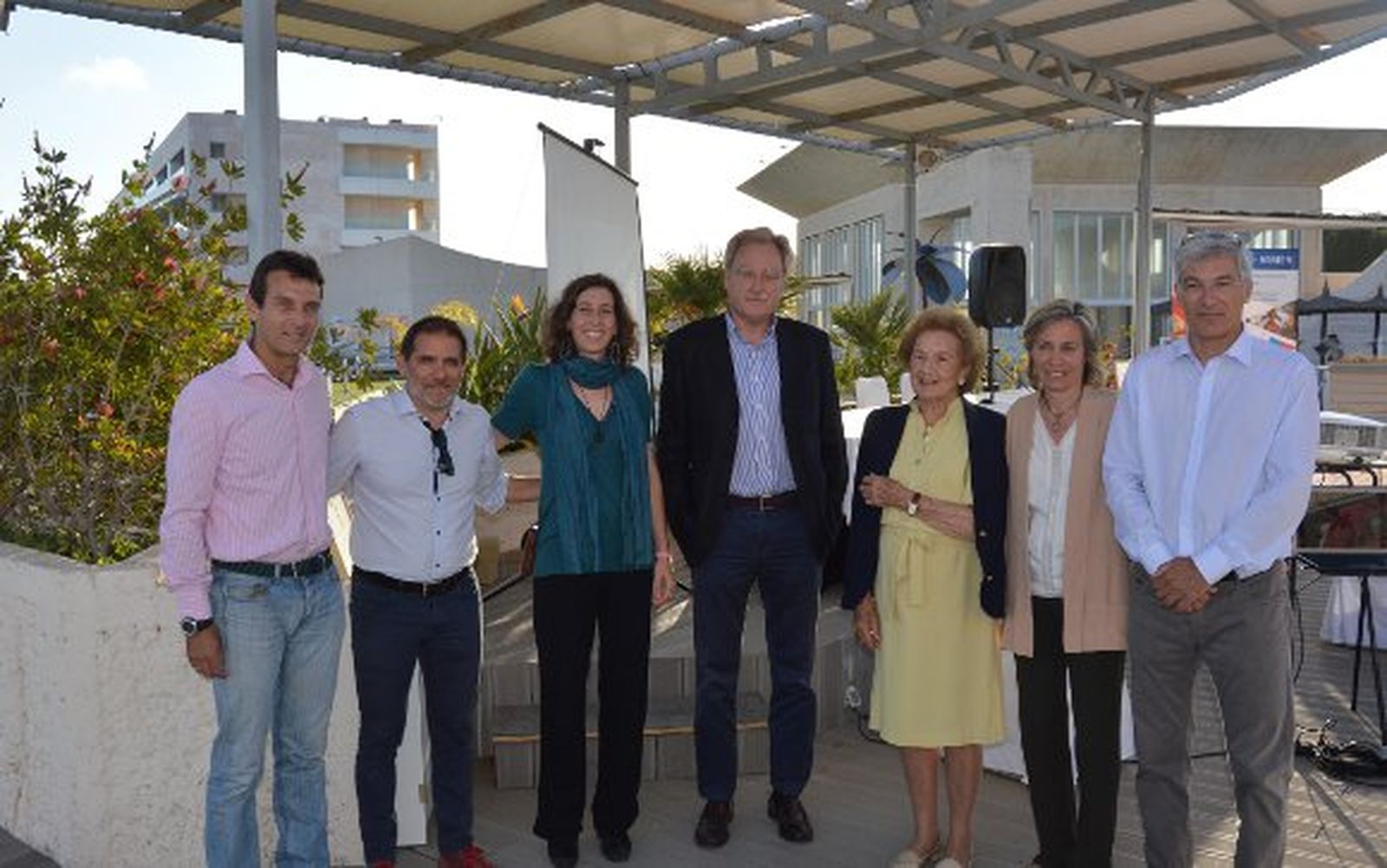 Pedro Franco, Agustín Paloma, Isabel Ussía, Julio Terrón, Teresa Grosso, Mara Flethes y Miguel Ramos, durante la presentación en Puerto Sherry.

Foto: Ignacio Casas de Ciria
