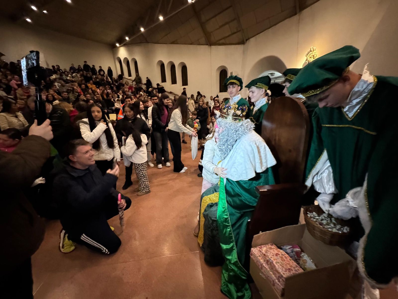 El éxito de la llegada de los Reyes Magos a Roquetas de Mar, en imágenes