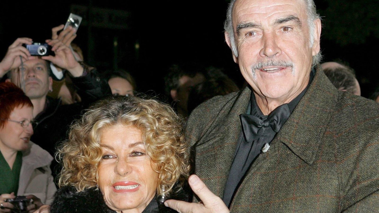 Con su esposa, la pintora franco marroquí Micheline Roquebrune.