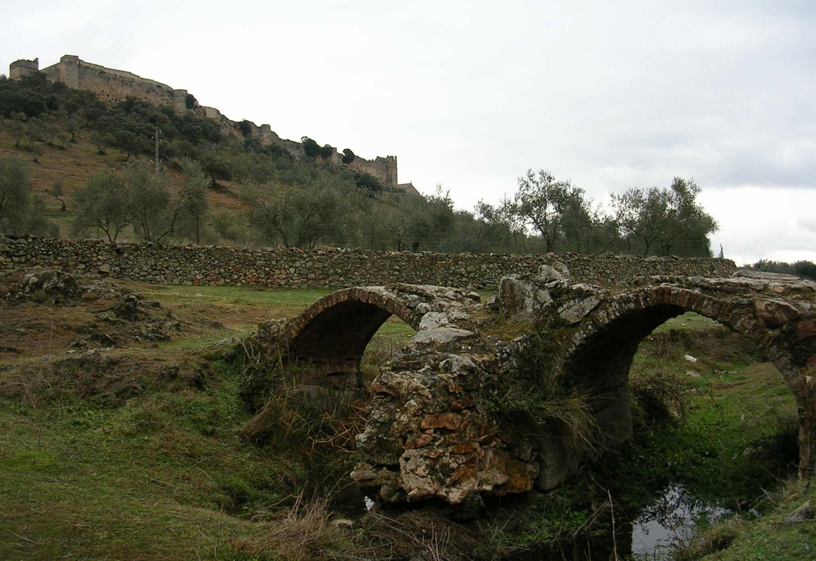 Puente del Arroyolimón situado en Santa Olalla del Cala.