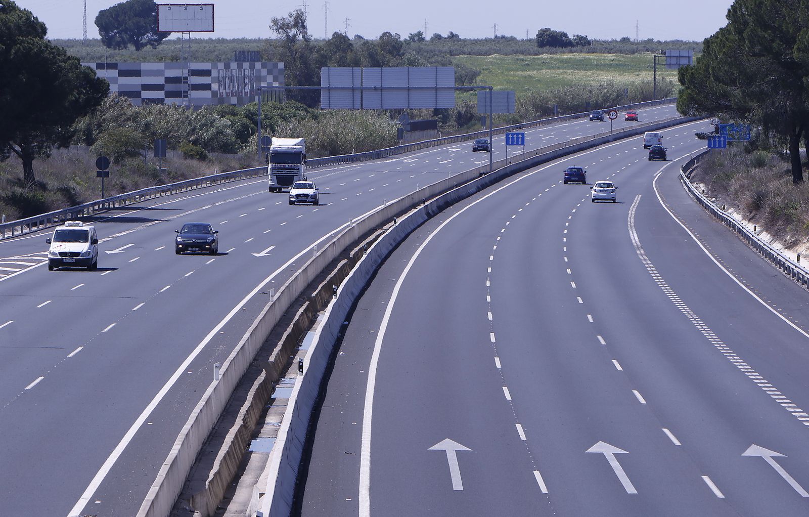 Controles de la Guardia Civil y Policía Local agradeciendo aplausos