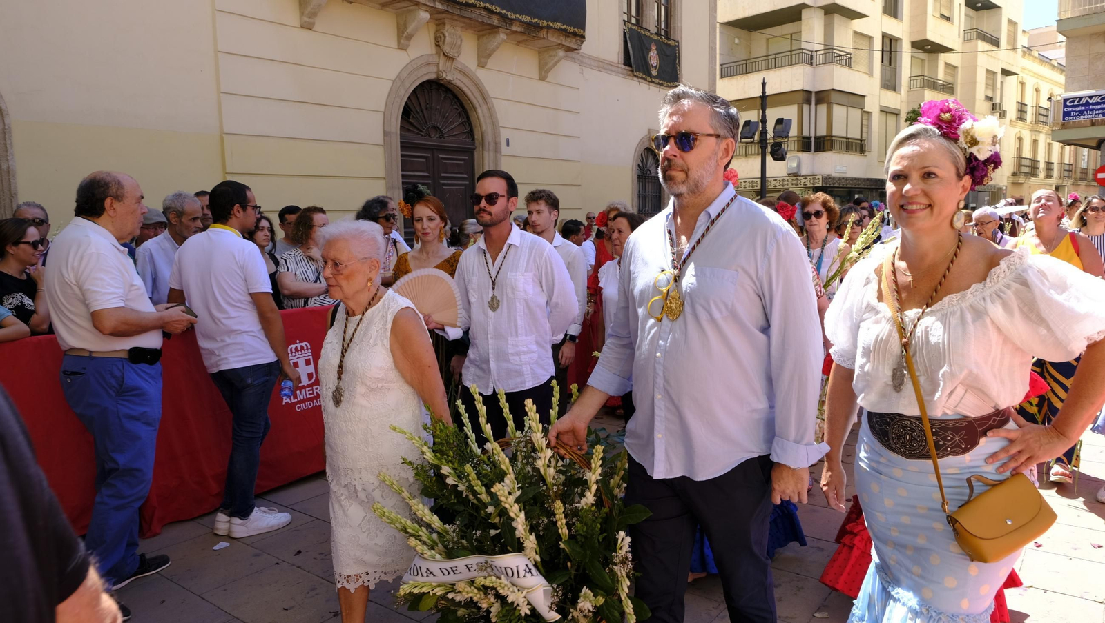 La ofrenda floral a la Virgen del Mar en la Feria de Almería 2025, en imágenes