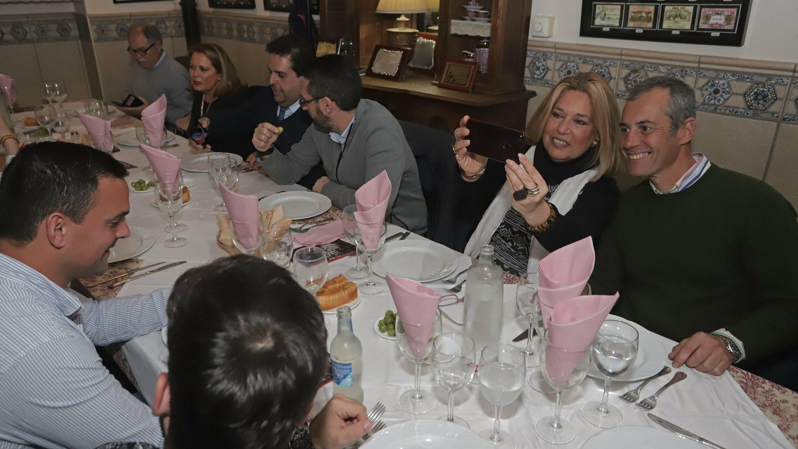 Los participantes en la tertulia, antes del almuerzo.