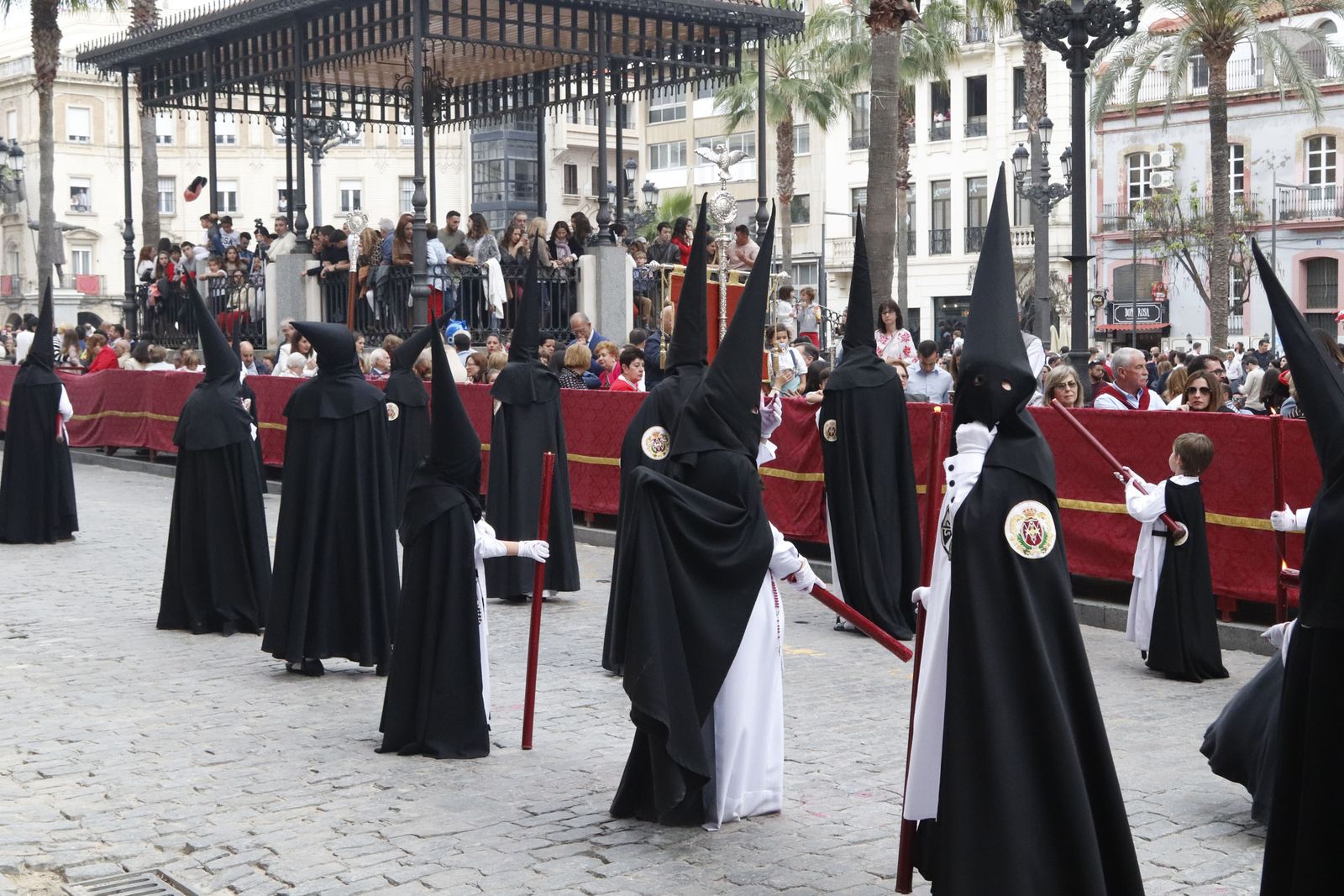 Hacienda pide a las hermandades el IVA de los abonos de los palcos.