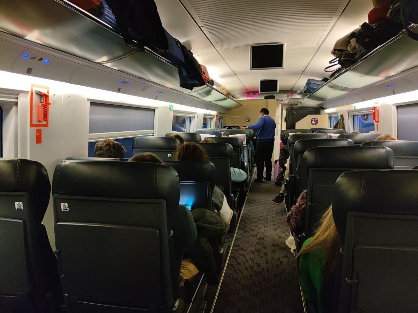 Interior de un tren AVE con destino a Madrid.