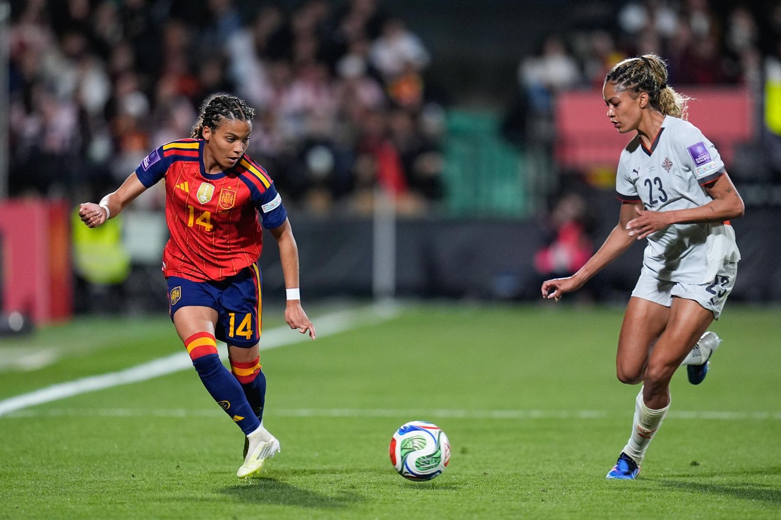 Las fotos del España-Islandia de fútbol femenino