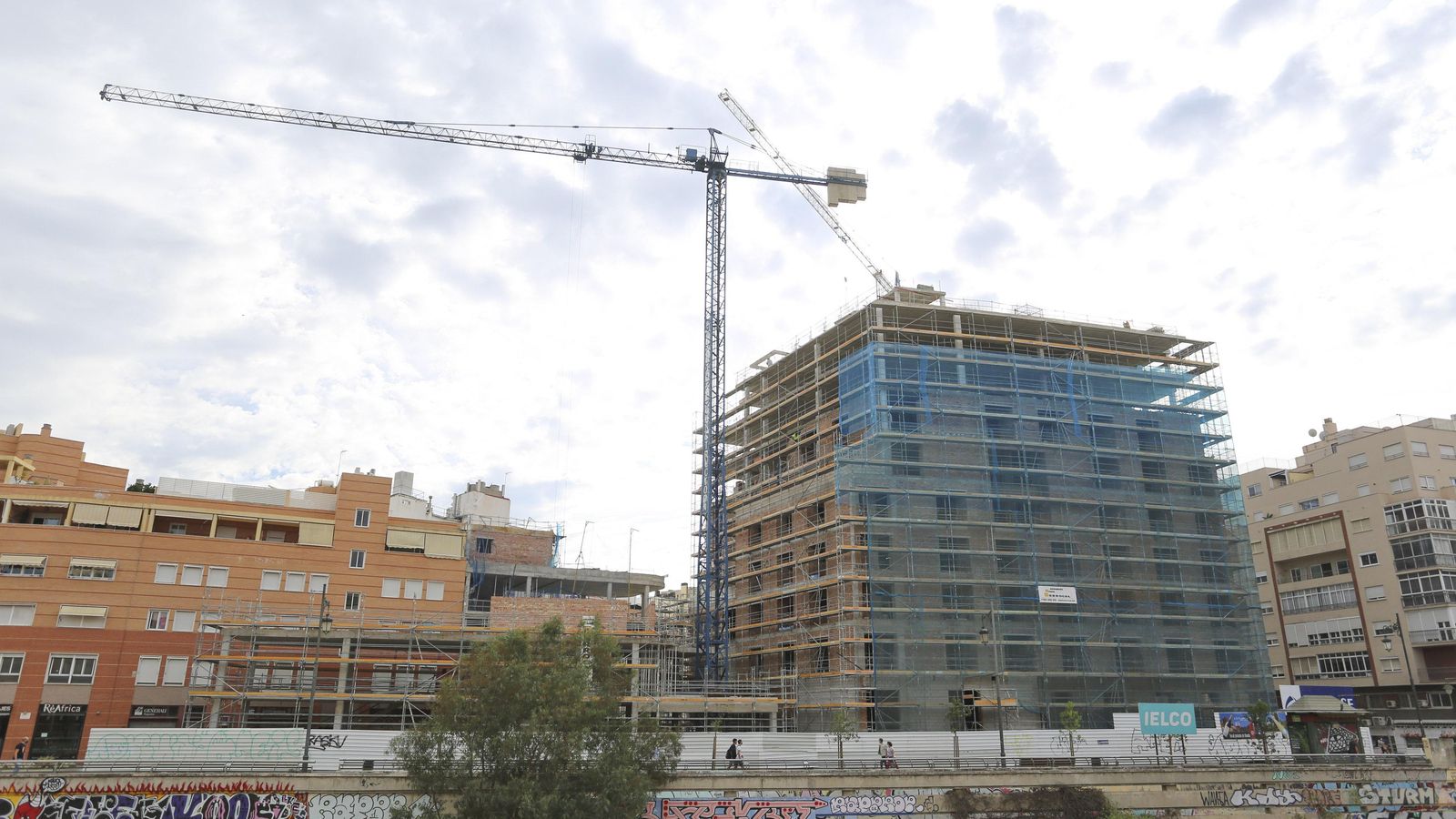Obra del hotel que ocupará la parcela de Hoyo de Esparteros, en Málaga, con diseño de Rafael Moneo.