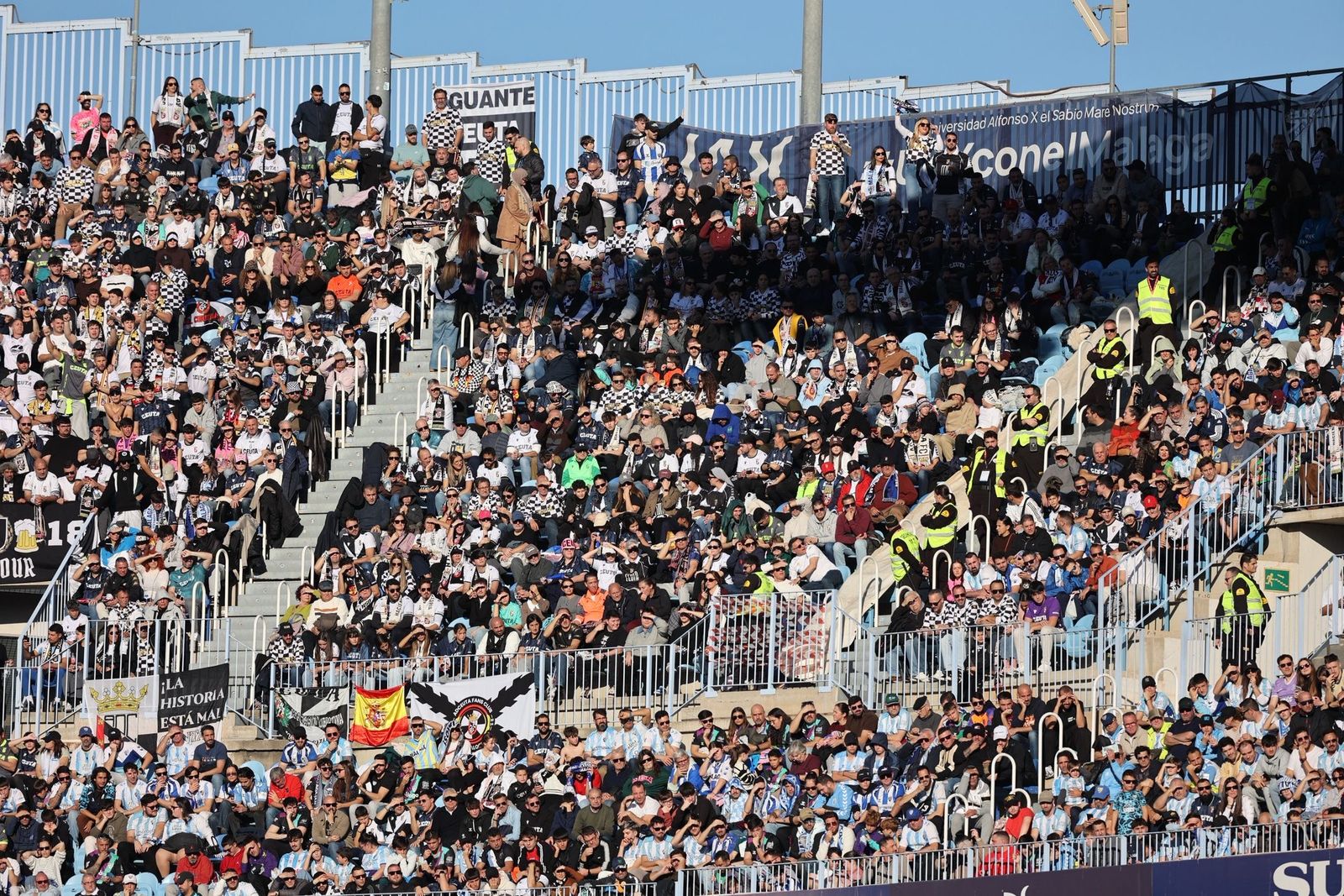 Búscate en las gradas en el Málaga CF-Ceuta