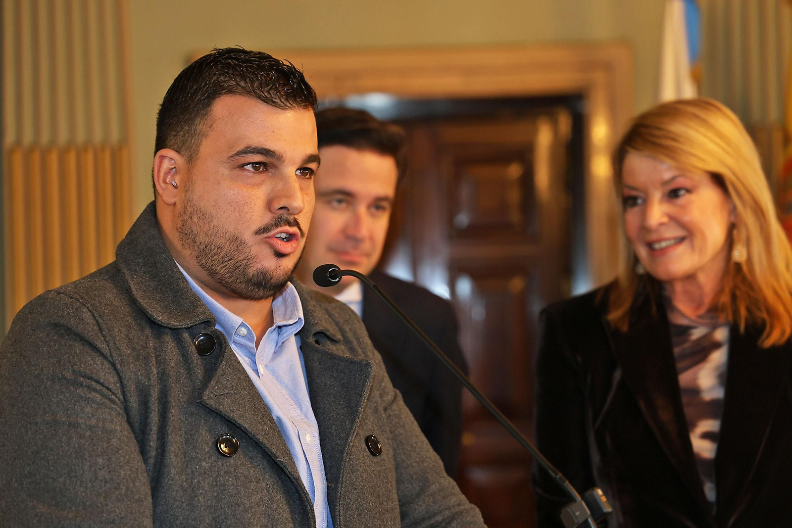 Sus Majestades Los Reyes Magos son coronados en el Ayuntamiento de Huelva