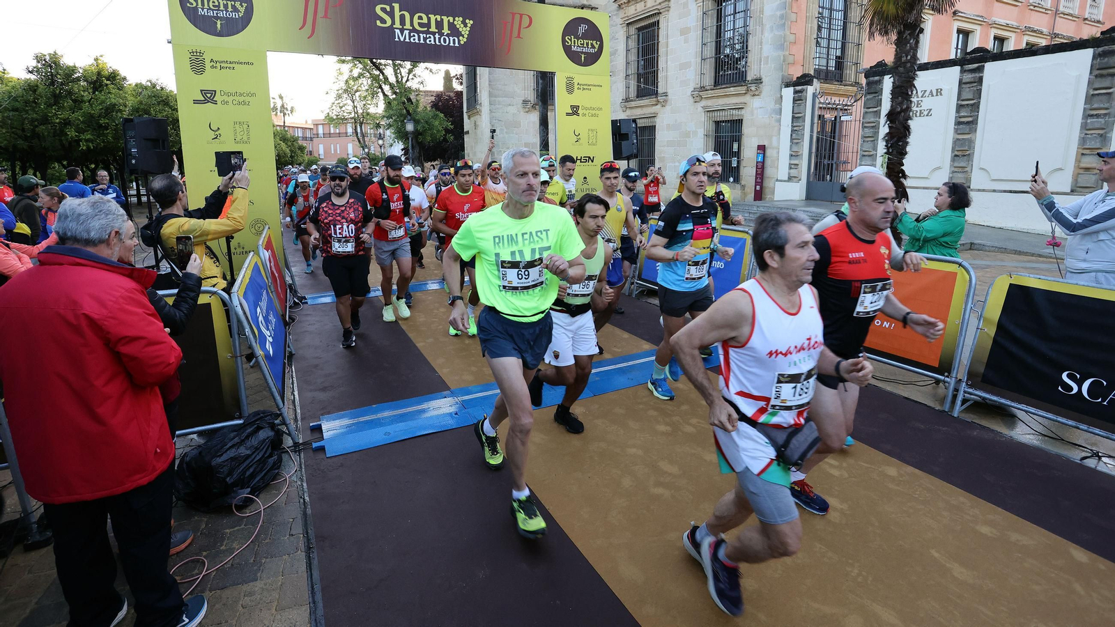 Búscate en la Sherry Maratón 2025 de Jerez (I)