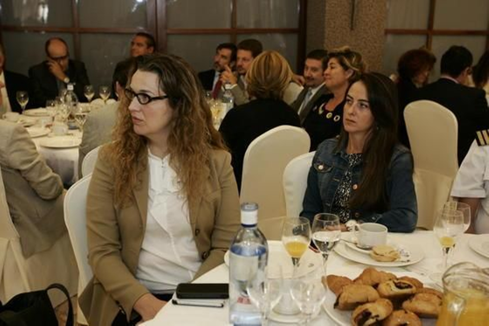 La diputada del área de Bienestar en la Diputación Provincial, Almudena Valentín, junto a la concejala de Asuntos Sociales del Ayuntamiento, Aránzazu Martín

Foto: Rafael G. / Javier Alonso