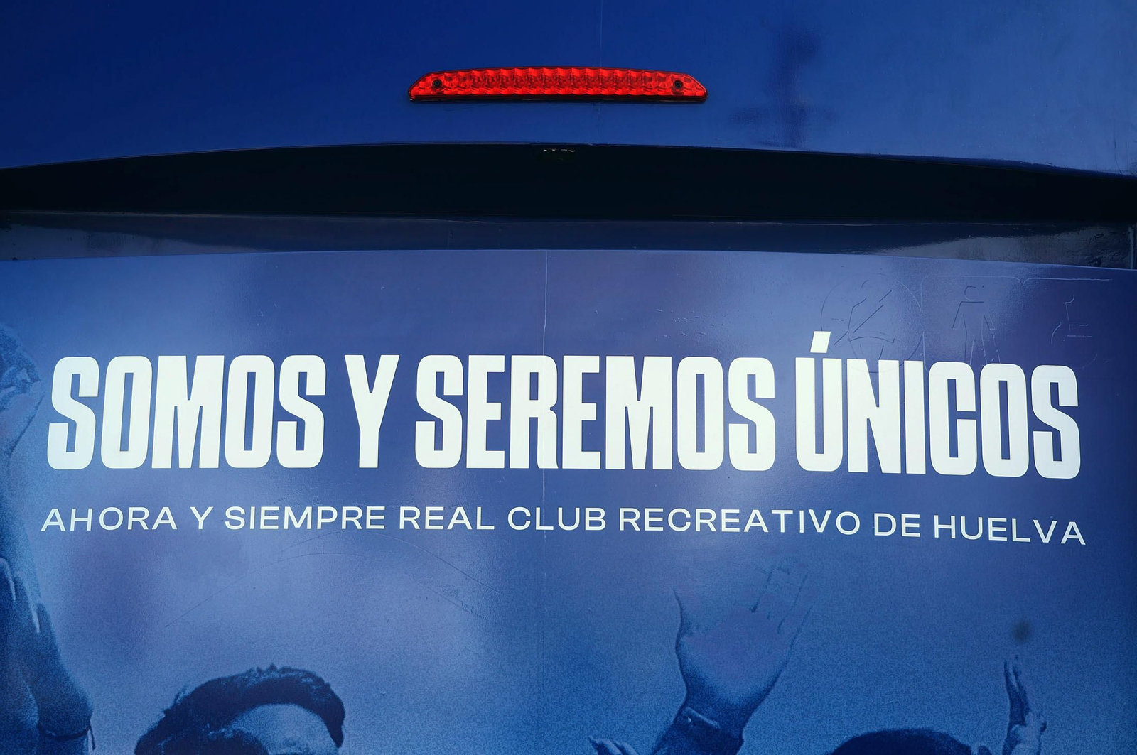 Imágenes del nuevo autobús oficial del Recreativo de Huelva