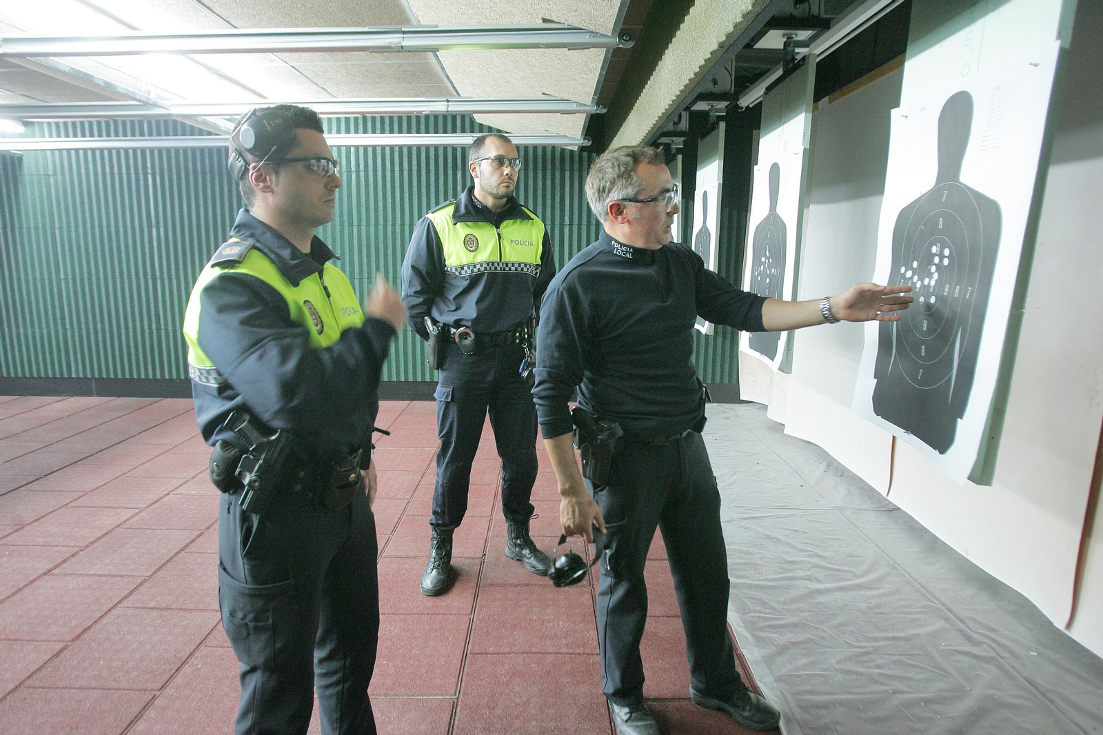 Prácticas de tiro en la Jefatura de la Policía Local