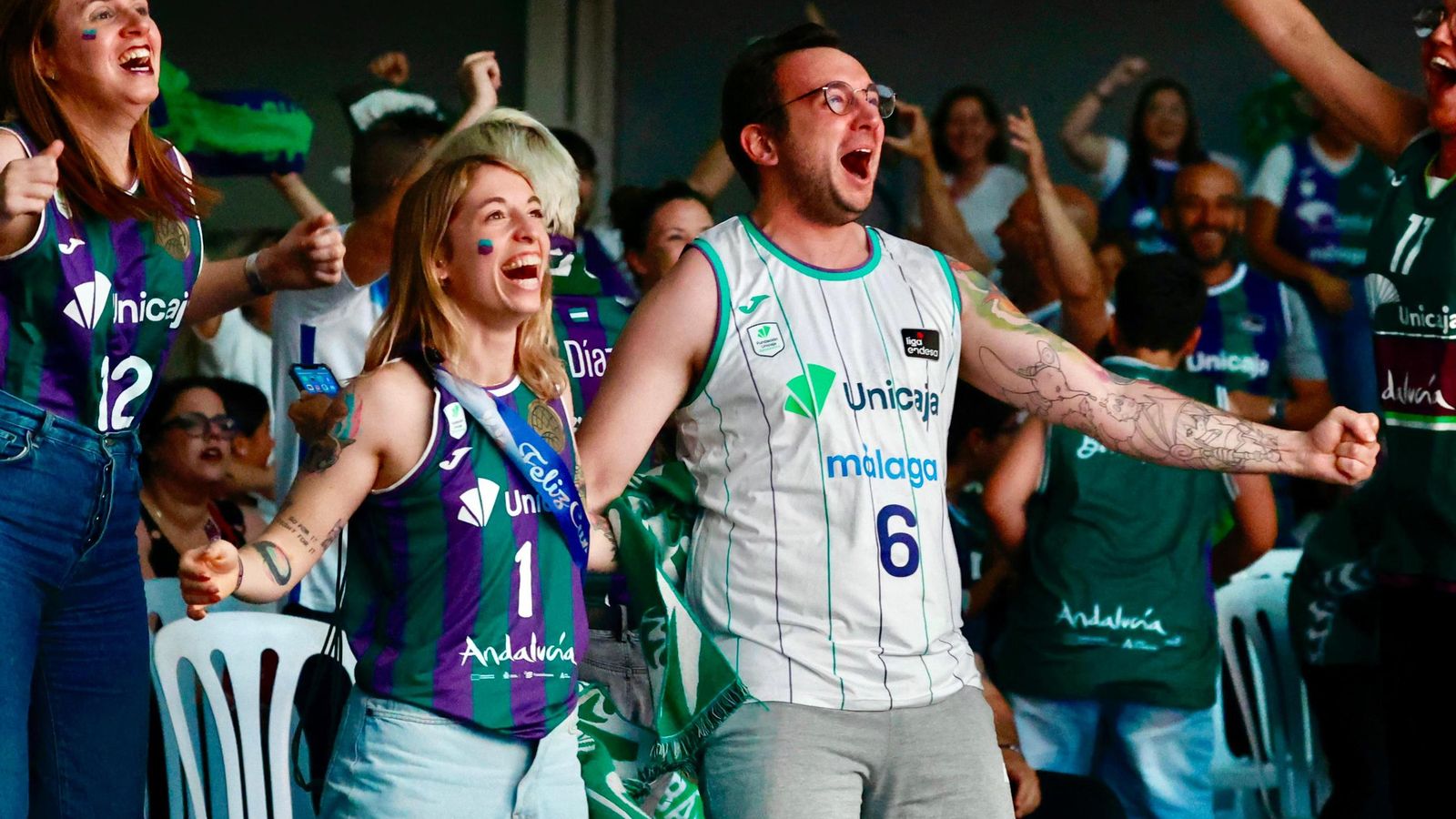 La locura en Los Guindos: ¡Búscate durante la final de BCL del Unicaja!