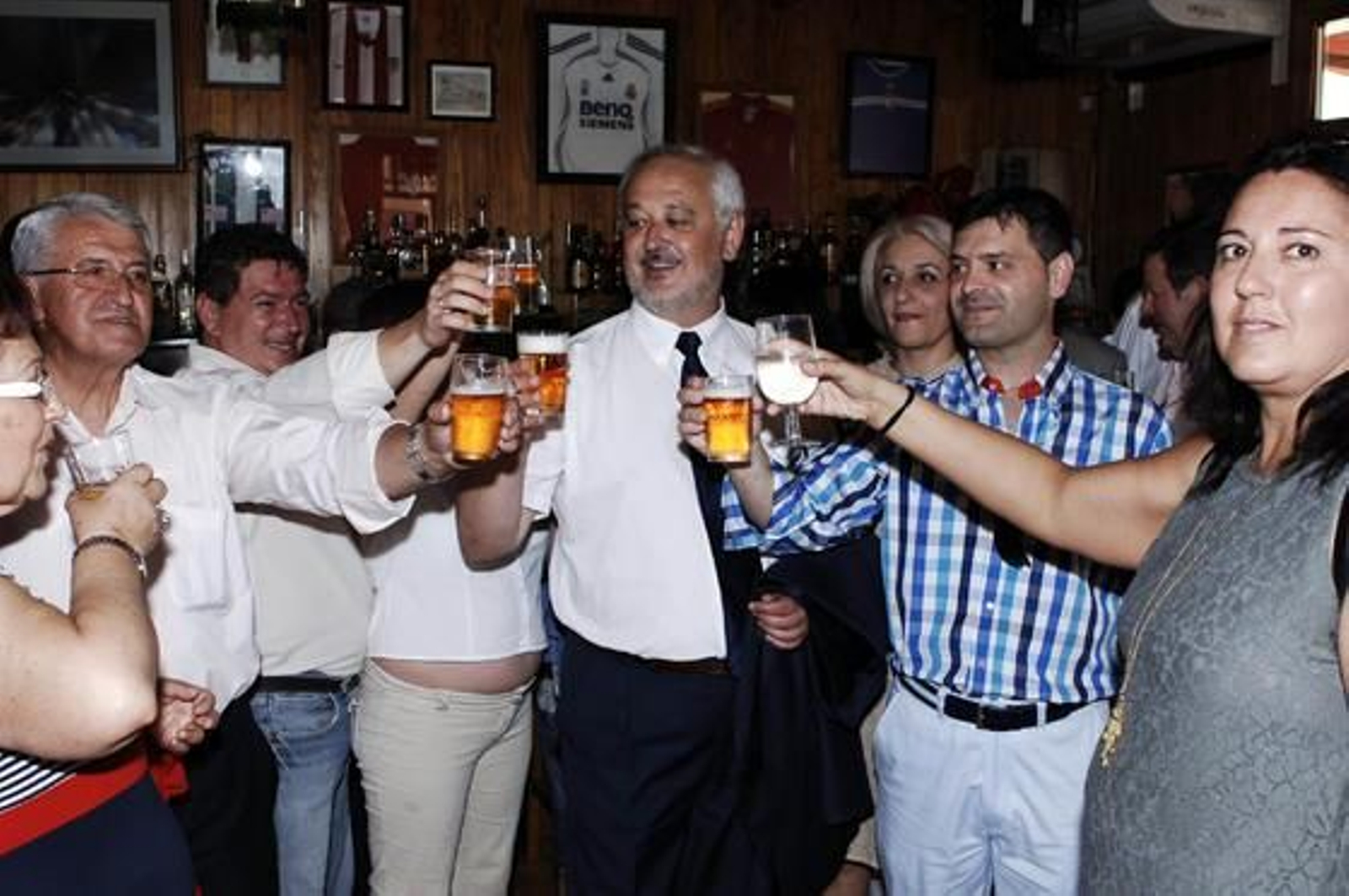 El Consistorio ubriqueño estará finalmente en las manos del Partido Popular y de su nuevo alcalde Manuel Toro

Foto: Ramon Aguilar