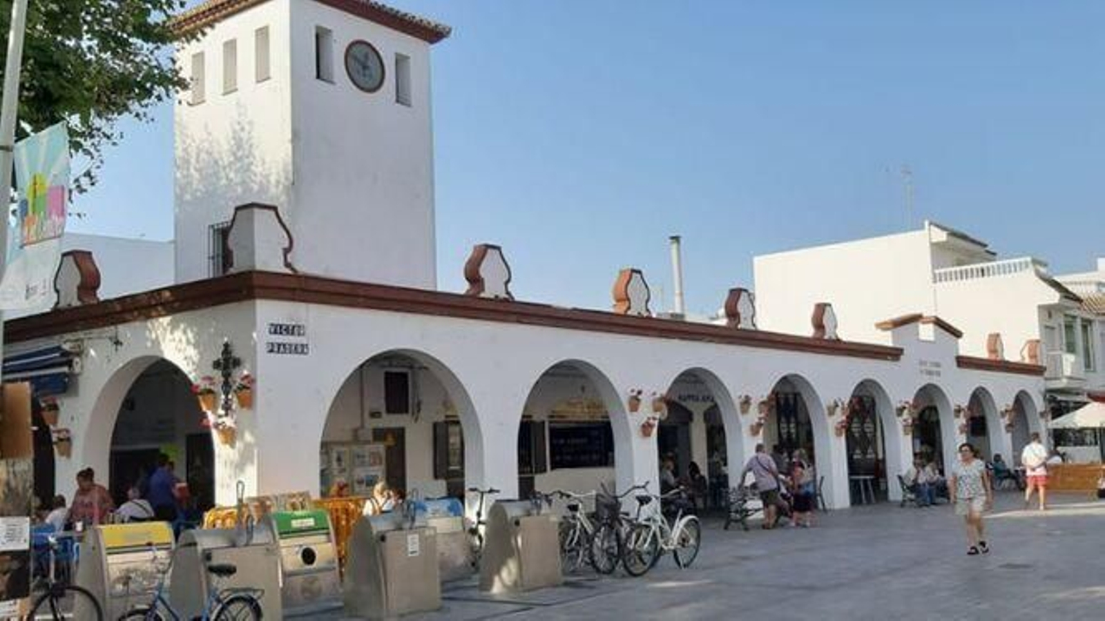 El Gobierno local ha aprobado el proyecto de rehabilitación del interior de la Plaza de Abastos de Chipiona.