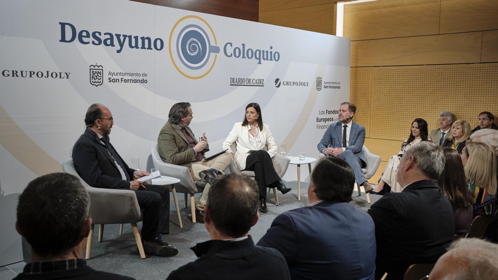 Coloquio llevado a cabo en el Ayuntamiento de San Fernando.
