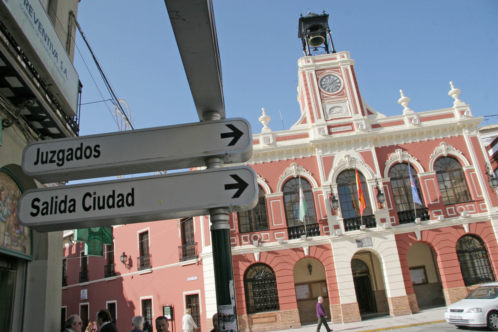 Una imagen del Ayuntamiento de Morón de la Frontera, que vuelve a estar entre los más endeudados de Sevilla.