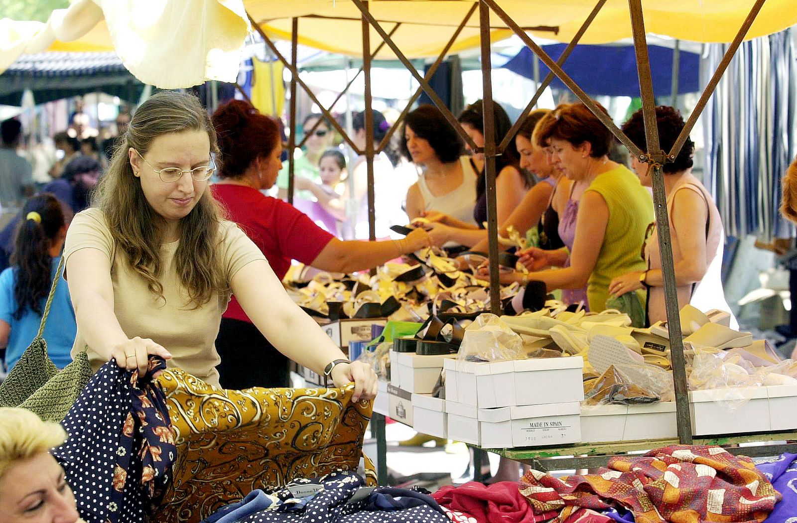 Puesto de uno de los mercadillos de Córdoba.