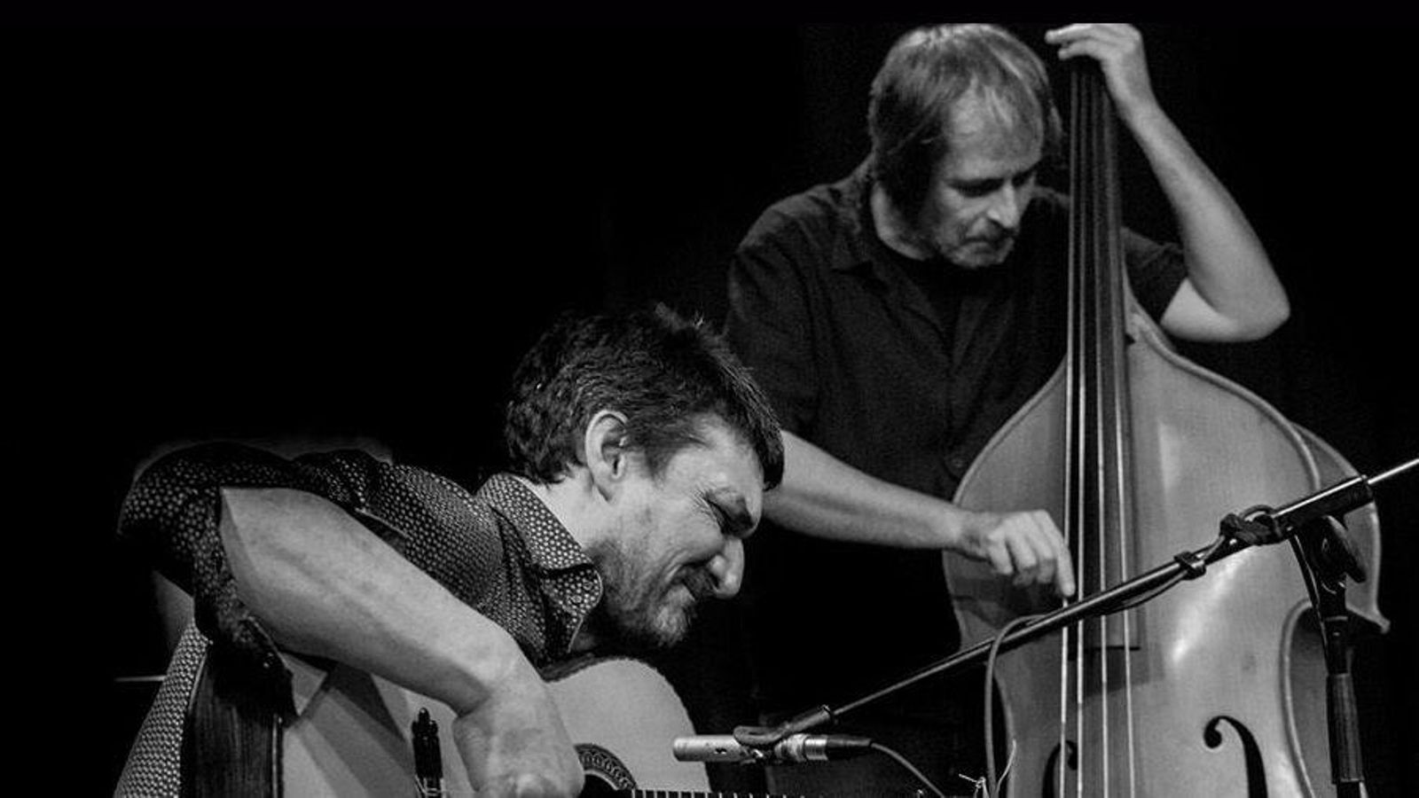  Philip Adie, guitarra flamenca y Luis Salto, contrabajista de jazz.